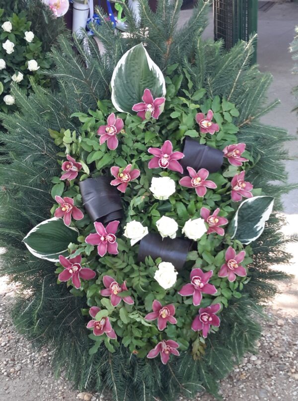 Egyensúly Szépsége - Álló Koszorú Rózsaszín Orchideákkal és Fehér Rózsákkal