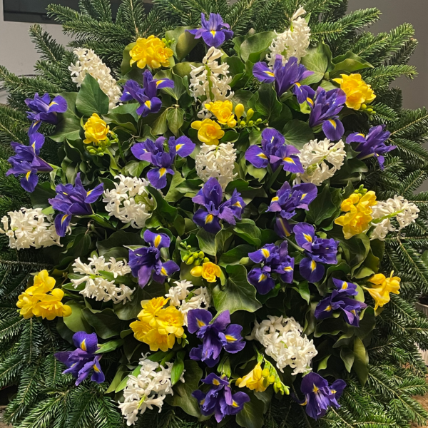 Harmónia Virágai - Vanda Orchidea, Fehér Jácint és Sárga Frézia Álló Koszorú