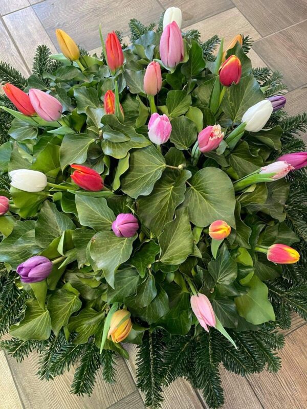 Szivárvány Lelkület - Színes tulipánok Fekvő Koszorú